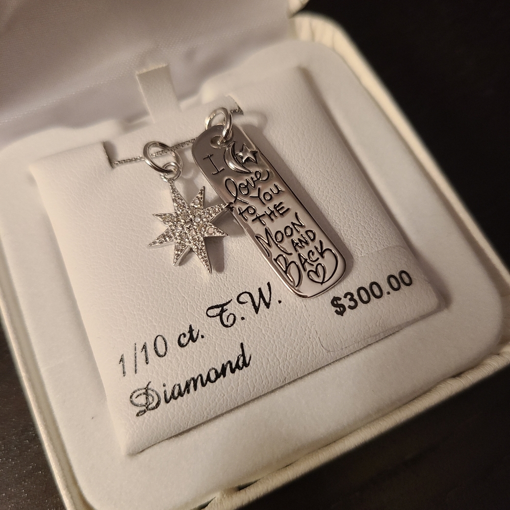 1/10 carat T.W. diamond necklace